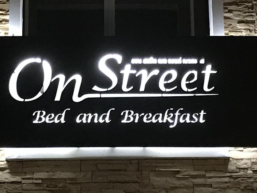 On Street Bed And Breakfast Ban Karon ภายนอก รูปภาพ